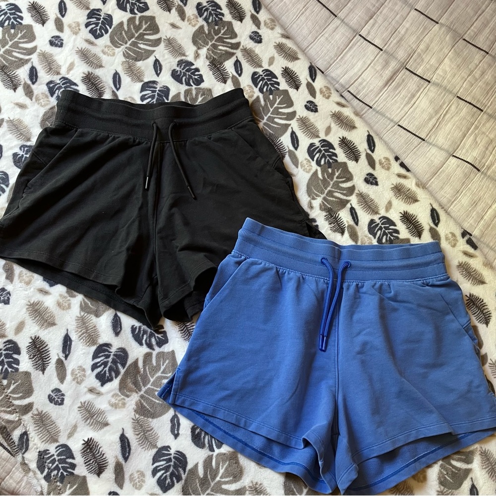 *set of two* athletic high waisted shorts